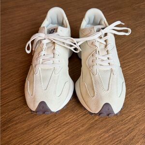 New Balance 327 Angora Women’s Size 7.5